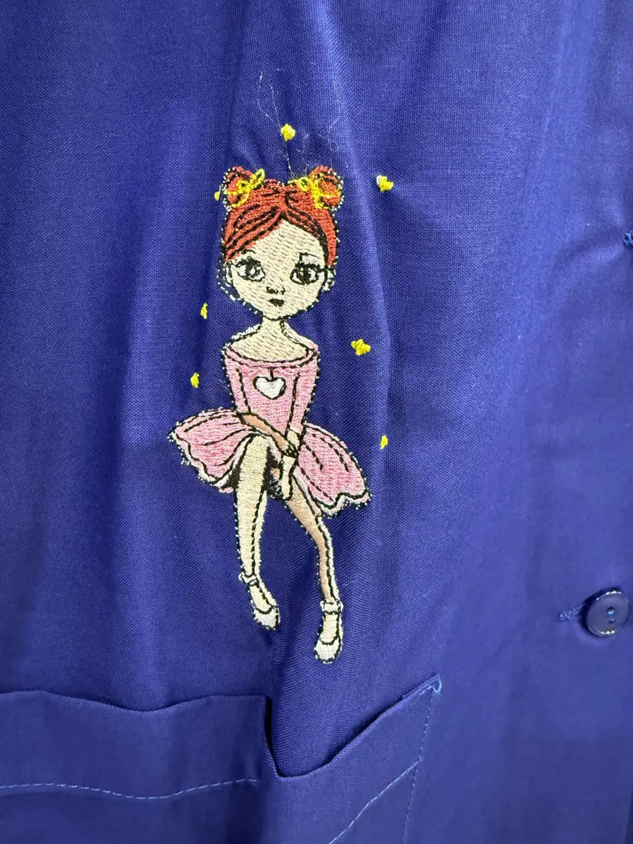 Mariano Grembiule Scuola Elementare Blu Bambina Ricami Variabili